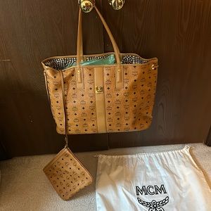 Authentic Designer MCM Large Reversible Tote in Gold like new